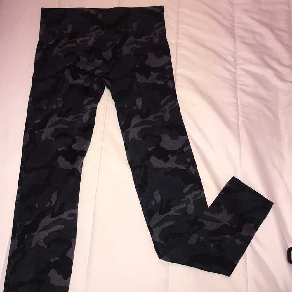 Camo print leggings